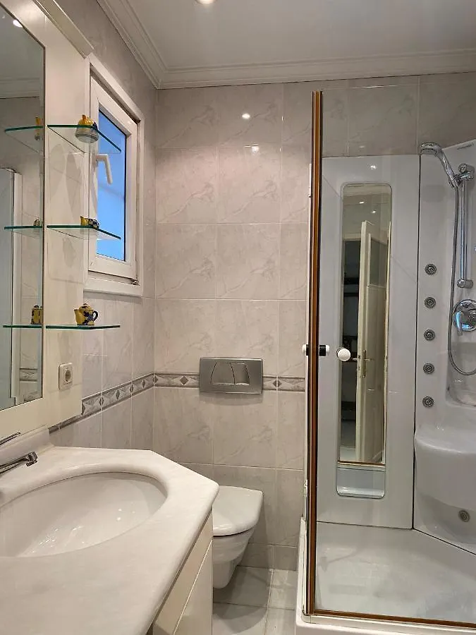 Stunning Sea View And Central Location, 2Br Istanbulská provincie