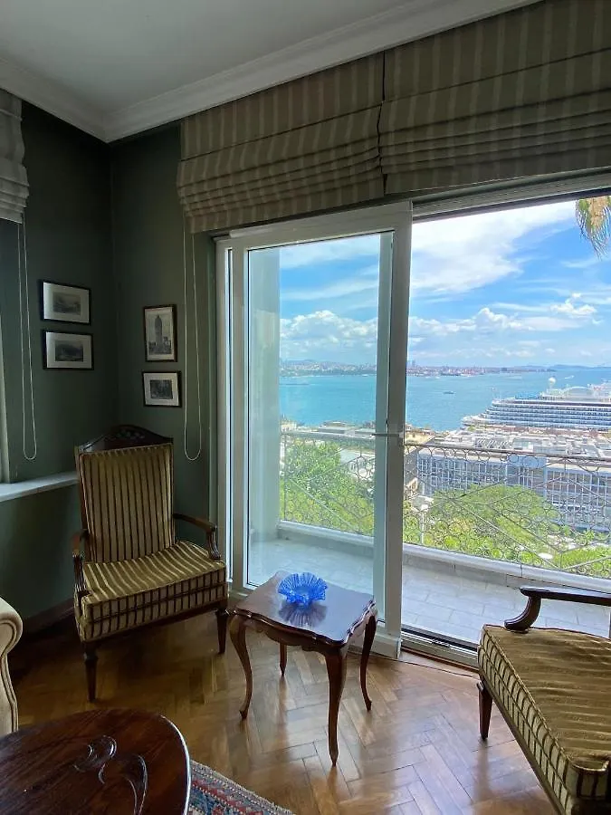 Stunning Sea View And Central Location, 2Br Istanbul Apartment