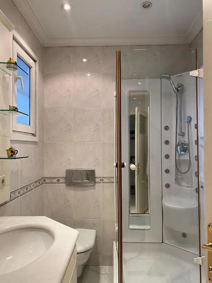Apartment Stunning Sea View And Central Location, 2Br Istanbul