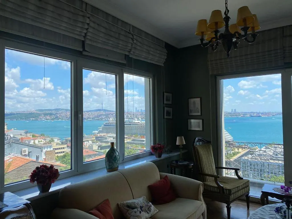 Stunning Sea View And Central Location, 2Br Istanbul