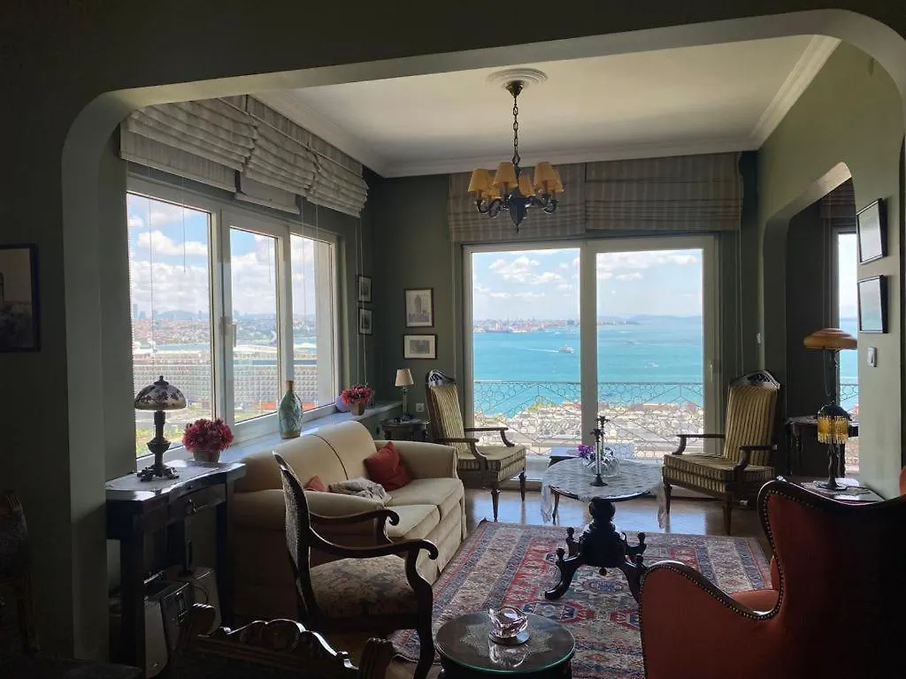 Stunning Sea View And Central Location, 2Br Istanbul Apartment
